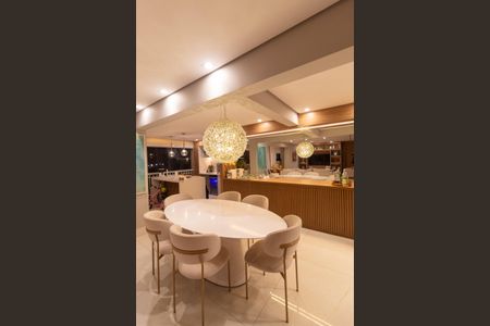 Apartamento à venda com 181m², 4 quartos e 2 vagasSala