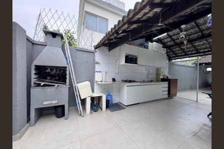 Casa de condomínio para alugar com 400m², 5 quartos e 2 vagasÁrea externa