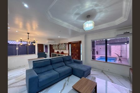 Casa de condomínio para alugar com 400m², 5 quartos e 2 vagasSala