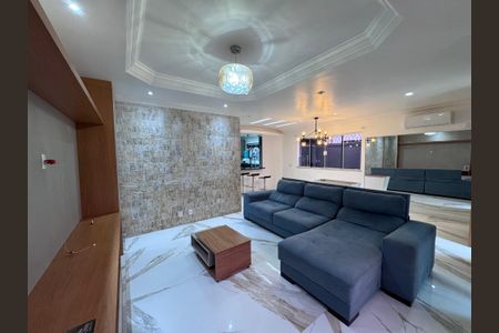 Sala de casa de condomínio para alugar com 5 quartos, 400m² em Recreio dos Bandeirantes, Rio de Janeiro