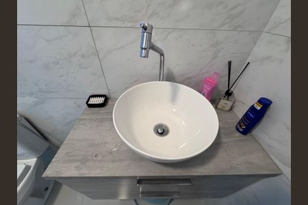 Casa de condomínio para alugar com 400m², 5 quartos e 2 vagasBanheiro da Suíte 2