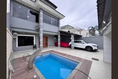 Casa de condomínio para alugar com 400m², 5 quartos e 2 vagasÁrea externa