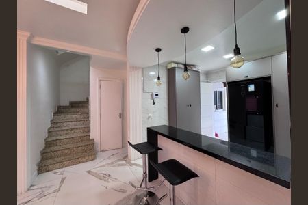 Sala de casa de condomínio para alugar com 5 quartos, 400m² em Recreio dos Bandeirantes, Rio de Janeiro