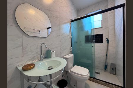 Casa de condomínio para alugar com 400m², 5 quartos e 2 vagasBanheiro Social