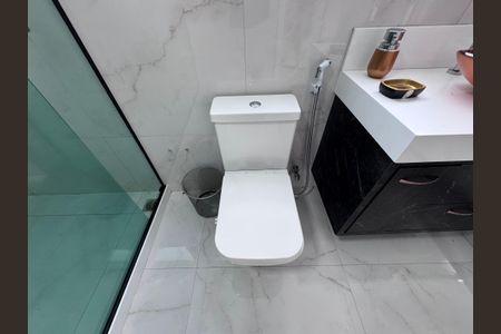 Casa de condomínio para alugar com 400m², 5 quartos e 2 vagasBanheiro da Suíte 1