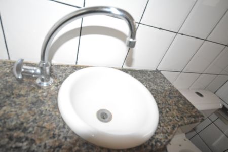 Lavabo de casa de condomínio para alugar com 2 quartos, 65m² em Campo Grande, Rio de Janeiro