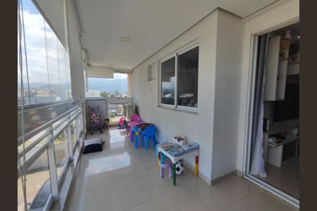 Apartamento à venda com 172m², 3 quartos e 2 vagasVaranda