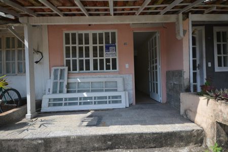 Casa de condomínio para alugar com 64m², 2 quartos e 1 vagavaranda