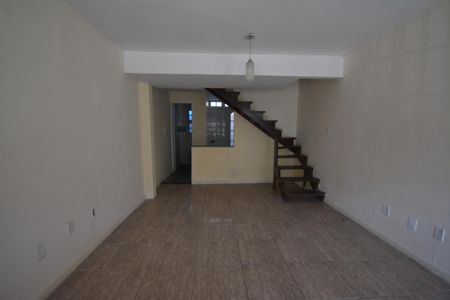 Casa de condomínio para alugar com 64m², 2 quartos e 1 vagaSala