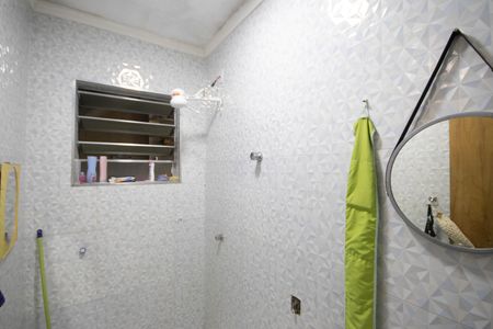 Casa à venda com 100m², 4 quartos e 5 vagas Casa à venda com 100m², 4 quartos e 5 vagasBanheiro 2