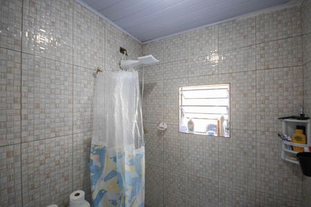 Casa à venda com 100m², 4 quartos e 5 vagas Casa à venda com 100m², 4 quartos e 5 vagasBanheiro 1