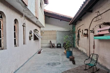 Casa para alugar com 243m², 4 quartos e 3 vagas Casa para alugar com 243m², 4 quartos e 3 vagasÁrea Externa