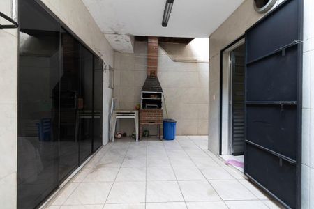 Casa à venda com 116m², 2 quartos e 2 vagasQuintal