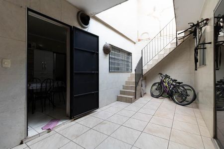 Casa à venda com 116m², 2 quartos e 2 vagasQuintal