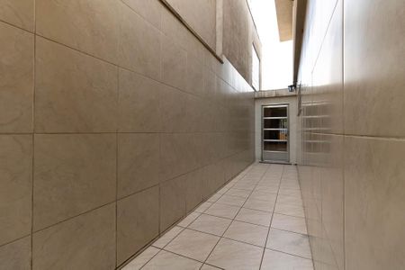 Casa à venda com 116m², 2 quartos e 2 vagasCorredor Lateral