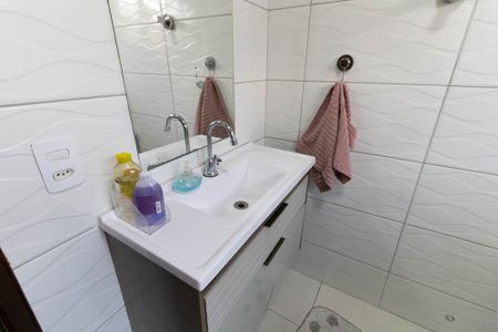 Casa à venda com 116m², 2 quartos e 2 vagasBanheiro 1