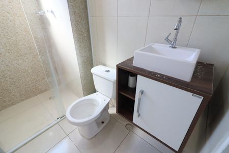 Banheiro de apartamento para alugar com 2 quartos, 47m² em Santa Maria, Osasco
