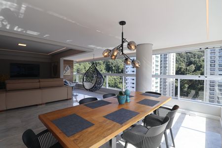 Apartamento para alugar com 142m², 3 quartos e 2 vagasSala