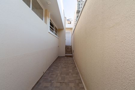 Casa à venda com 180m², 3 quartos e 3 vagas Casa à venda com 180m², 3 quartos e 3 vagasCorredor