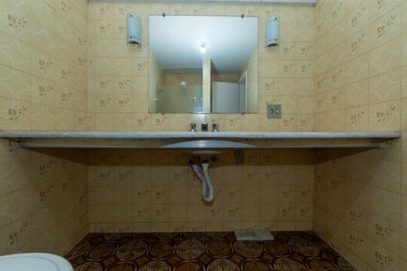 Casa à venda com 180m², 3 quartos e 3 vagas Casa à venda com 180m², 3 quartos e 3 vagasBanheiro