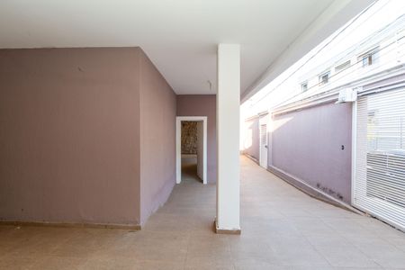 Casa à venda com 180m², 3 quartos e 3 vagas Casa à venda com 180m², 3 quartos e 3 vagasGaragem