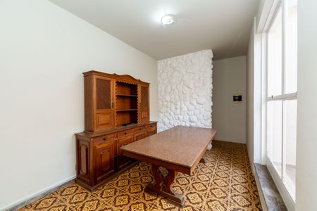 Sala de casa à venda com 3 quartos, 180m² em Nova Suíça, Belo Horizonte