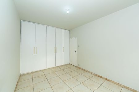 Casa à venda com 180m², 3 quartos e 3 vagas Casa à venda com 180m², 3 quartos e 3 vagasQuarto 1