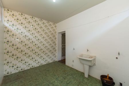 Casa à venda com 180m², 3 quartos e 3 vagas Casa à venda com 180m², 3 quartos e 3 vagasÁrea de Serviço