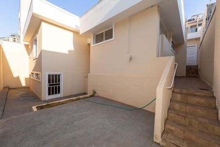 Casa à venda com 180m², 3 quartos e 3 vagas Casa à venda com 180m², 3 quartos e 3 vagasÁrea Externa