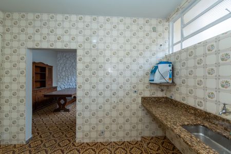 Casa à venda com 180m², 3 quartos e 3 vagas Casa à venda com 180m², 3 quartos e 3 vagasCozinha