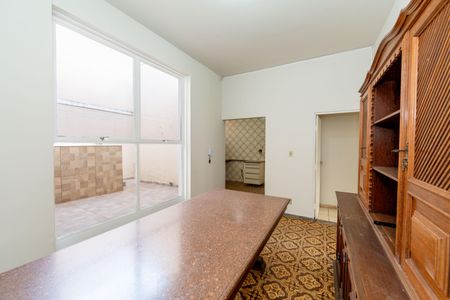 Sala de casa à venda com 3 quartos, 180m² em Nova Suíça, Belo Horizonte