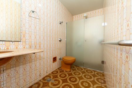 Casa à venda com 180m², 3 quartos e 3 vagas Casa à venda com 180m², 3 quartos e 3 vagasBanheiro da Suíte