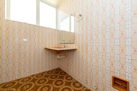 Casa à venda com 180m², 3 quartos e 3 vagas Casa à venda com 180m², 3 quartos e 3 vagasBanheiro da Suíte