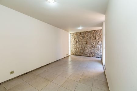 Casa à venda com 180m², 3 quartos e 3 vagas Casa à venda com 180m², 3 quartos e 3 vagasSala