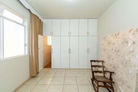 Casa à venda com 180m², 3 quartos e 3 vagas Casa à venda com 180m², 3 quartos e 3 vagasSuíte