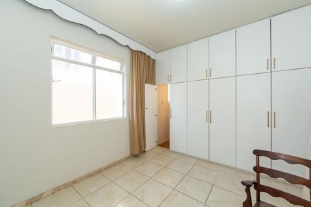 Casa à venda com 180m², 3 quartos e 3 vagas Casa à venda com 180m², 3 quartos e 3 vagasSuíte