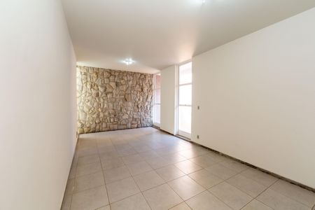 Sala de casa à venda com 3 quartos, 180m² em Nova Suíça, Belo Horizonte