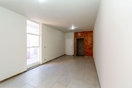 Sala de casa à venda com 3 quartos, 180m² em Nova Suíça, Belo Horizonte