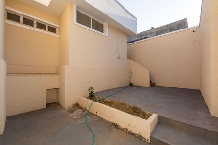Casa à venda com 180m², 3 quartos e 3 vagas Casa à venda com 180m², 3 quartos e 3 vagasÁrea Externa