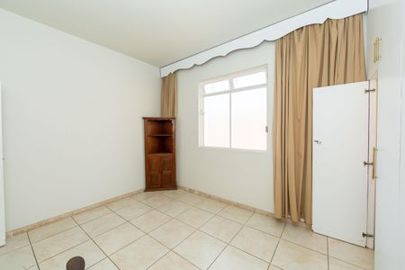 Casa à venda com 180m², 3 quartos e 3 vagas Casa à venda com 180m², 3 quartos e 3 vagasSuíte