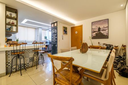 Apartamento à venda com 100m², 3 quartos e 2 vagasSala