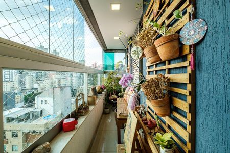 Apartamento à venda com 100m², 3 quartos e 2 vagasVaranda