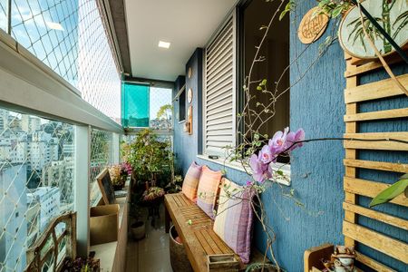 Apartamento à venda com 100m², 3 quartos e 2 vagasVaranda