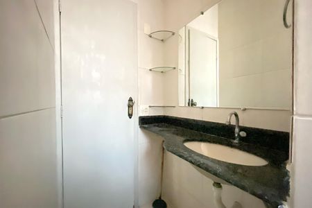 Apartamento para alugar com 140m², 4 quartos e 1 vaga Apartamento para alugar com 140m², 4 quartos e 1 vagaBanheiro