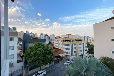 Apartamento para alugar com 140m², 4 quartos e 1 vaga Apartamento para alugar com 140m², 4 quartos e 1 vagaSacada vista
