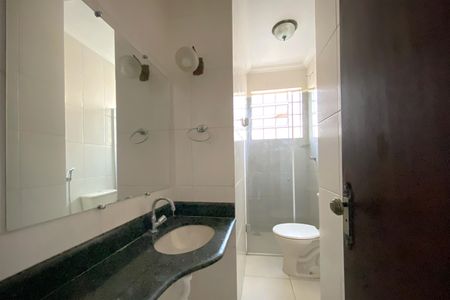 Apartamento para alugar com 140m², 4 quartos e 1 vaga Apartamento para alugar com 140m², 4 quartos e 1 vagaBanheiro