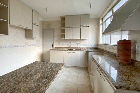 Apartamento para alugar com 140m², 4 quartos e 1 vaga Apartamento para alugar com 140m², 4 quartos e 1 vagaCozinha