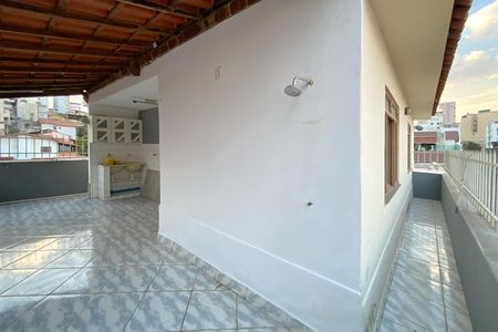 Apartamento para alugar com 140m², 4 quartos e 1 vaga Apartamento para alugar com 140m², 4 quartos e 1 vagaSacada