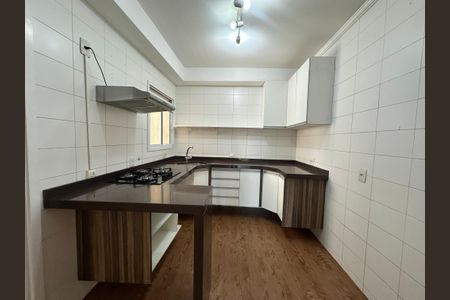 Apartamento à venda com 105m², 3 quartos e 2 vagas Apartamento à venda com 105m², 3 quartos e 2 vagasCozinha