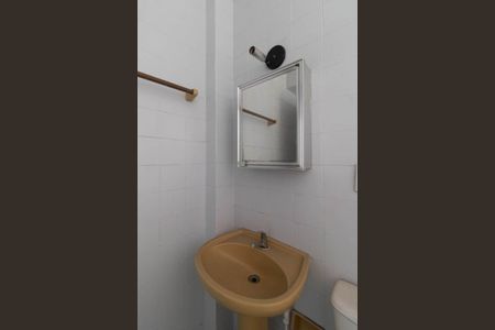 Banheiro de apartamento para alugar com 1 quarto, 40m² em Centro Histórico, Porto Alegre